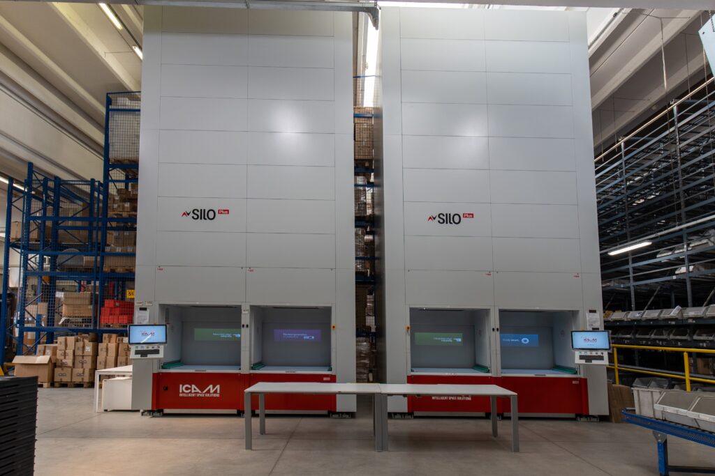ICAM Online En | Vertical Lift Modules SILO Plus for the multi-order picking of Gabbiano