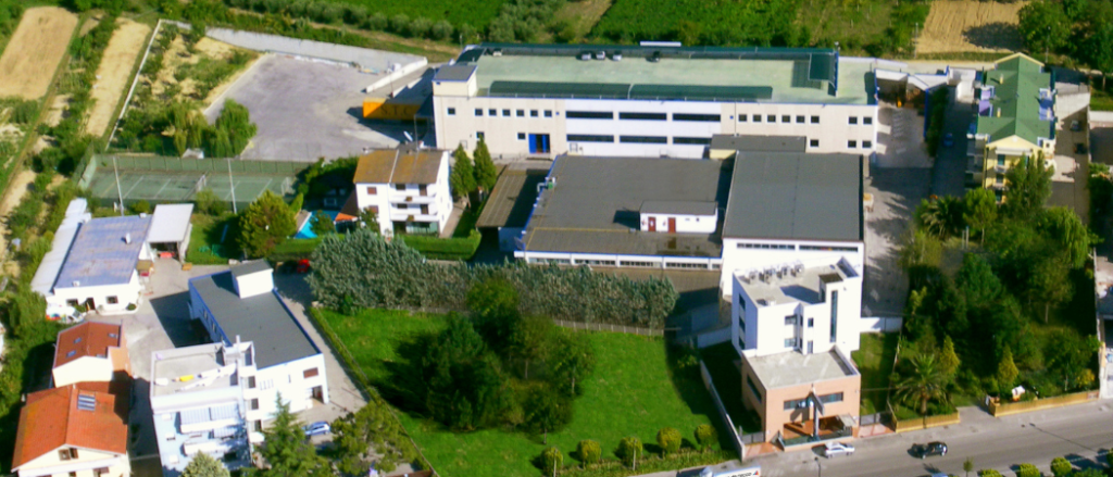 Magazzini automatici verticali outdoor: la soluzione di De Cecco per gestire spazio ridotto e volumi crescenti