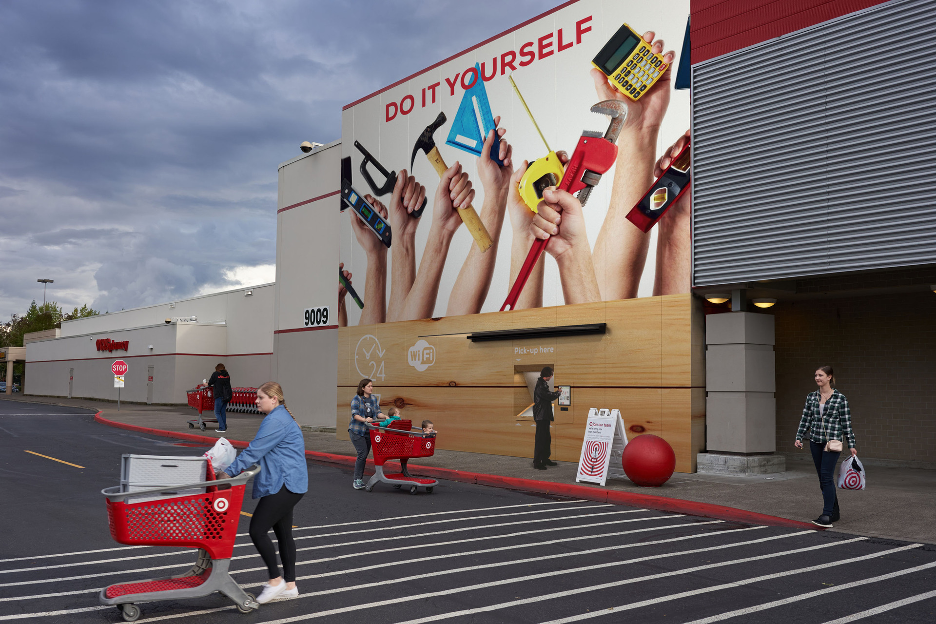24/7. Indoor and outdoor. From 2.7 to 57.8 m³ storage capacity.