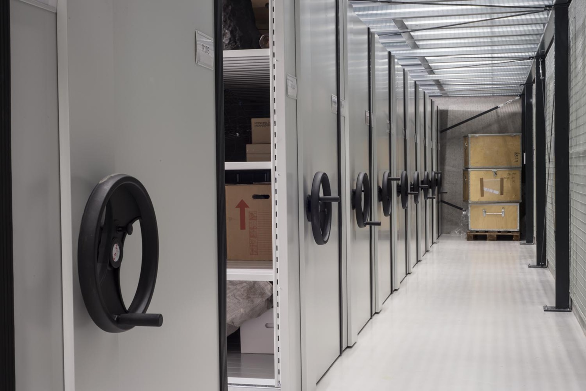COMPATTA Light - Il sistema di scaffalature mobili per archiviazione