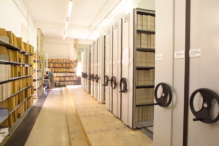 COMPATTA Light - Il sistema di scaffalature mobili per archiviazione