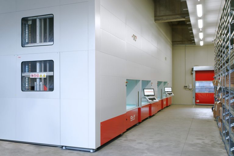 SILO² sfrutta la verticalità per uno stoccaggio intensivo e compatto