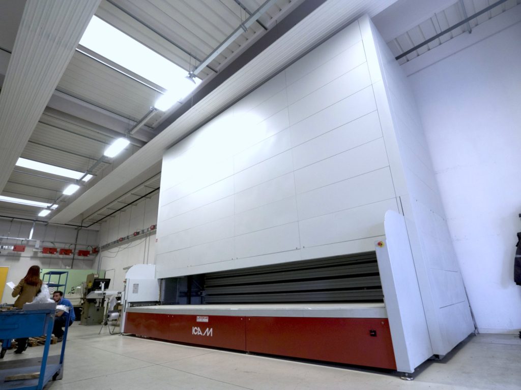 MAXIᴸ: cassetti con aste ferma carico: fasci di barre in alluminio, rame e ferro in sicurezza