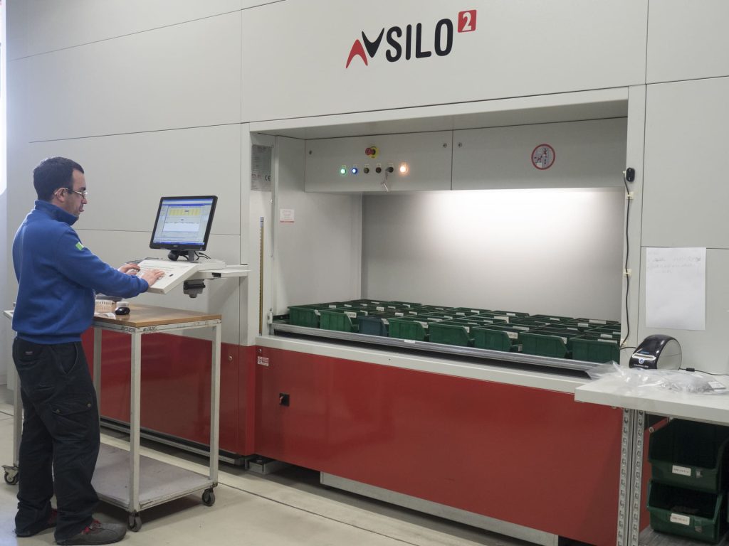 Barcode, stampante etichette e ERP integrati: tracciabilità totale su ogni componente aerospaziale