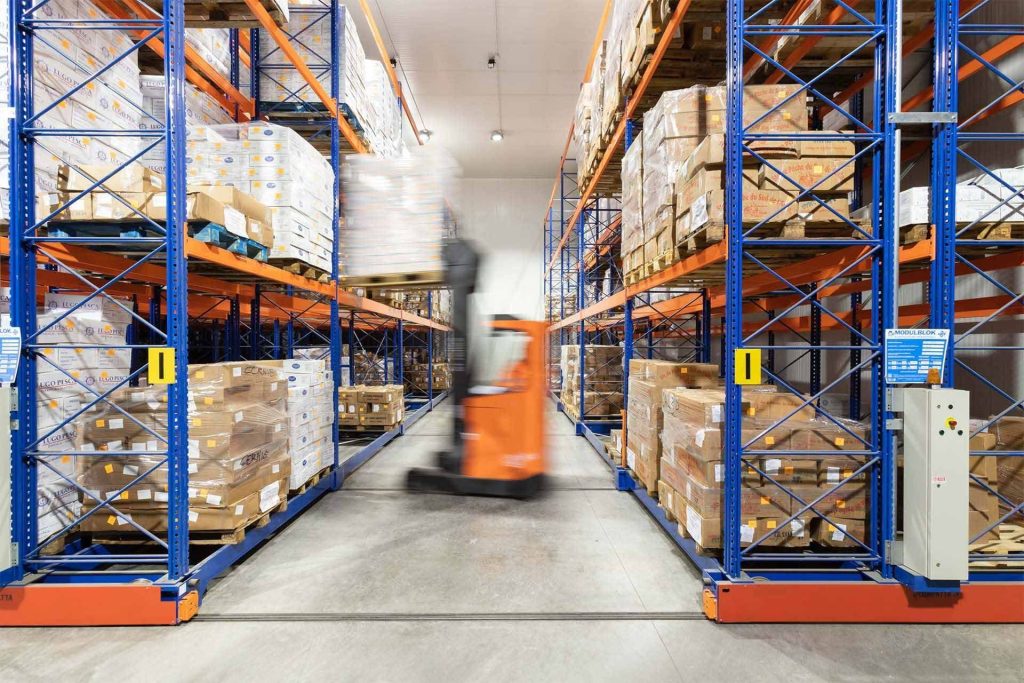 COMPATTA: +80% in cold storage at –25°, one aisle open at a time