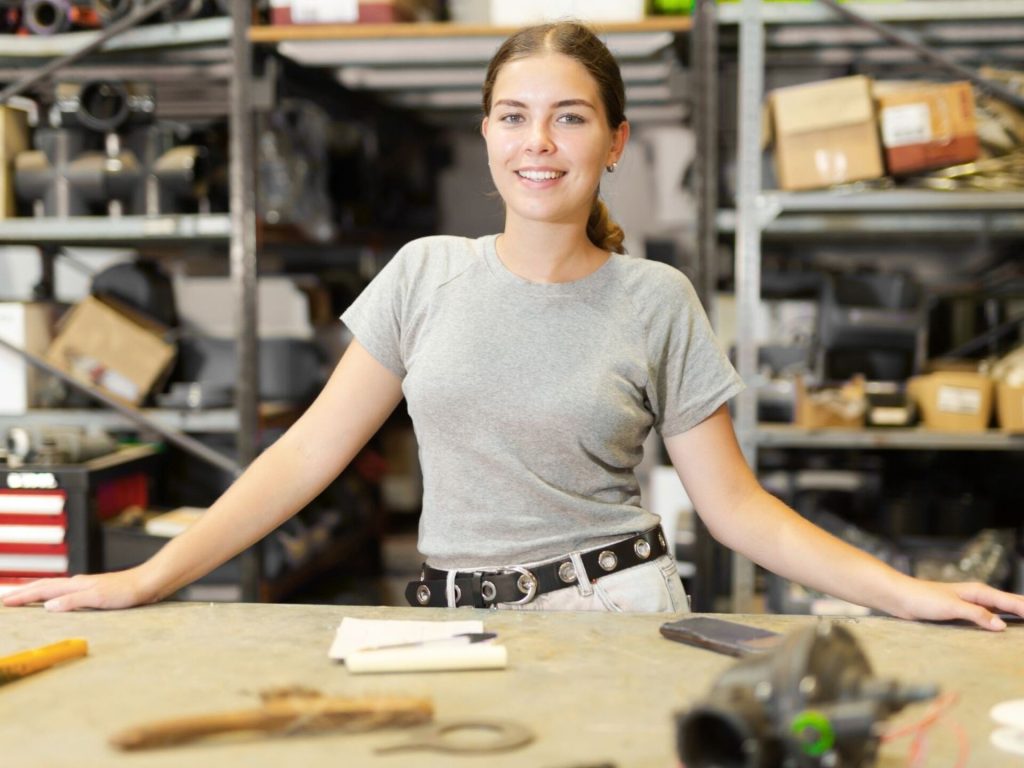 Distributori di ferramenta e accessori per l'arredo
Migliaia di referenze e preparazione ordini senza errori