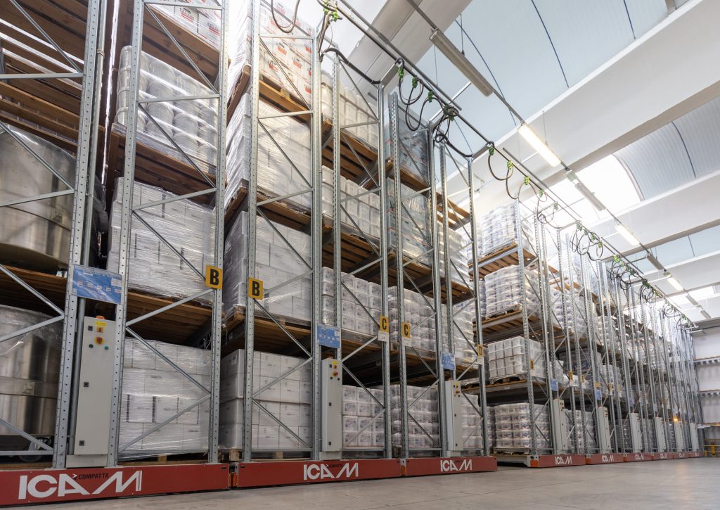 Magazzino COMPATTA per prodotti finiti: 
3.400 pallet in 1.000 m²