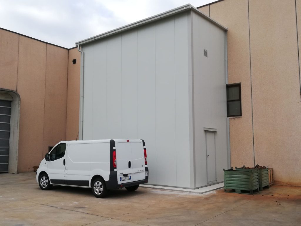 RB Impianti: SILO² outdoor con baia estraibile per lo stoccaggio pallet