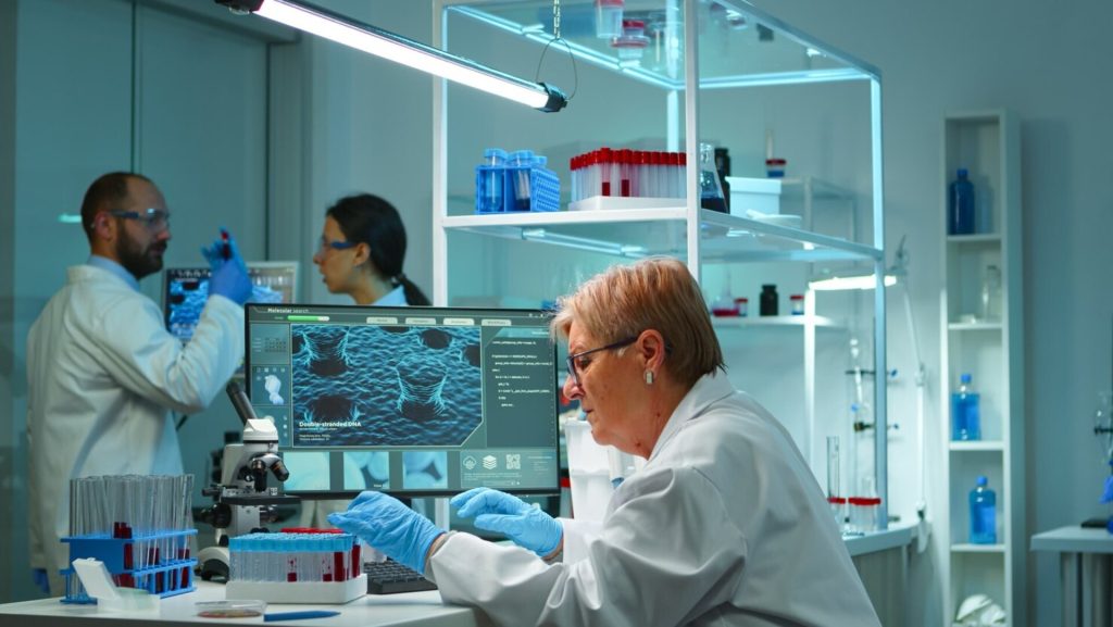 Diagnostic laboratories and biomedical research centres 
Sample traceability for clinical studies and research