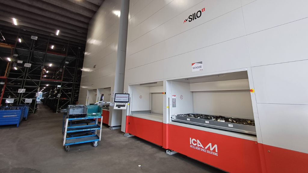 3 SILO²: quasi 200 m³ di stoccaggio materiali ad alta rotazione in circa 77 m²